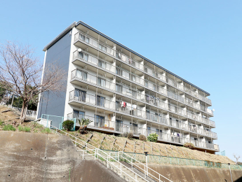 神奈川県横浜市港南区上大岡東1丁目の中古マンションの現地外観写真