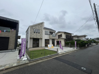 神奈川県横浜市磯子区杉田7丁目の新築一戸建ての現地外観写真