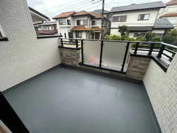 神奈川県横浜市磯子区杉田7丁目の新築一戸建ての玄関
