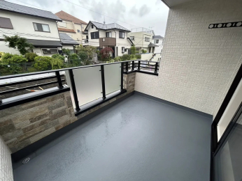 神奈川県横浜市磯子区杉田7丁目の新築一戸建てのバルコニー